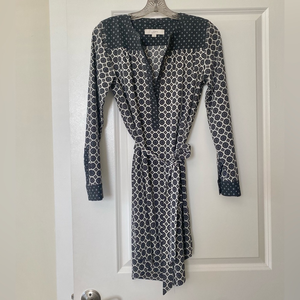 LOFT long sleeve tie dress - Size XS